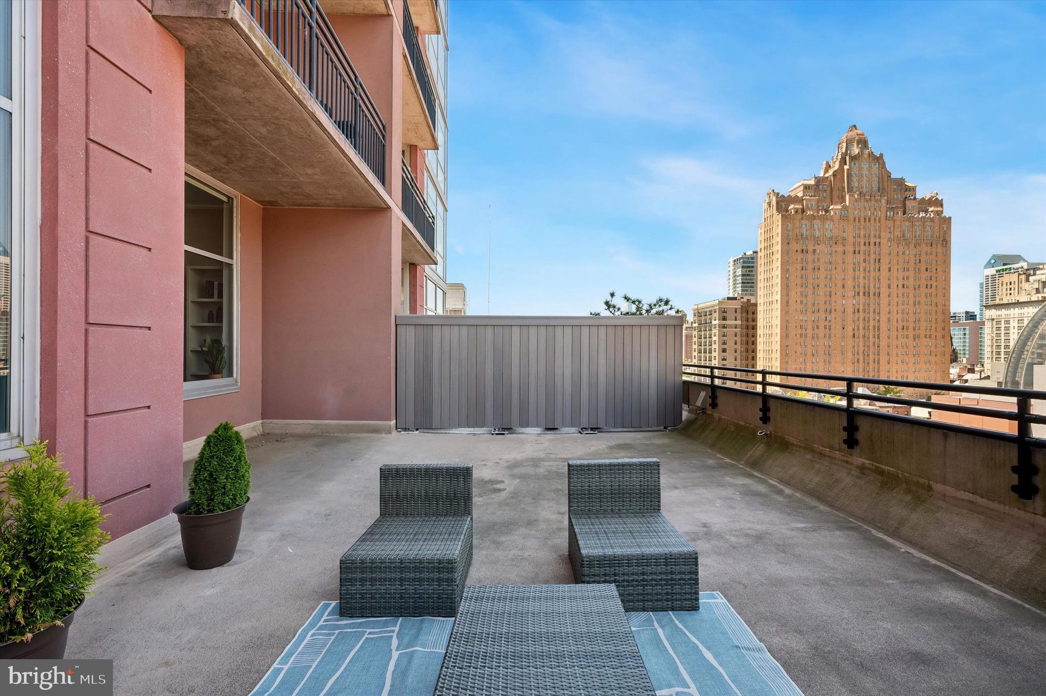 AVENUE OF THE ARTS - Residential