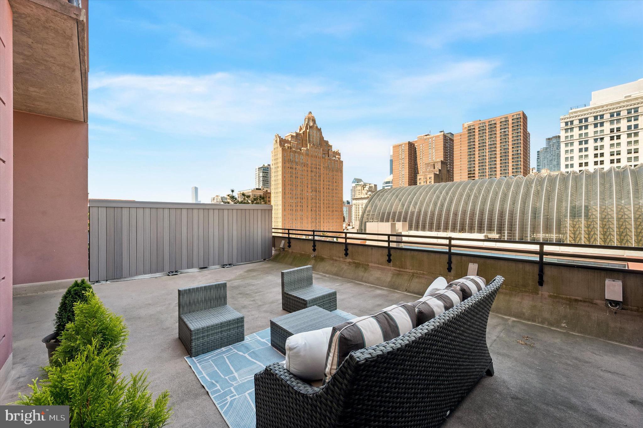 AVENUE OF THE ARTS - Residential
