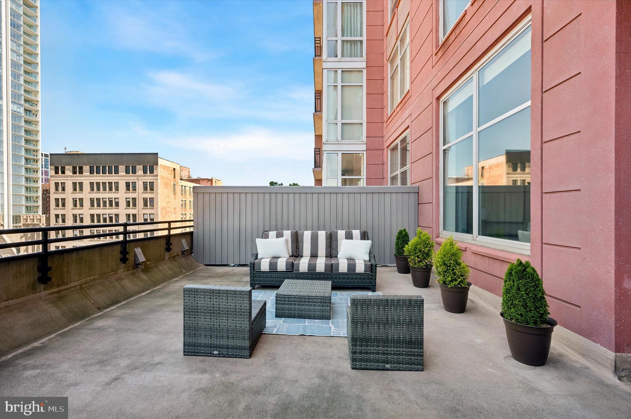 AVENUE OF THE ARTS - Residential