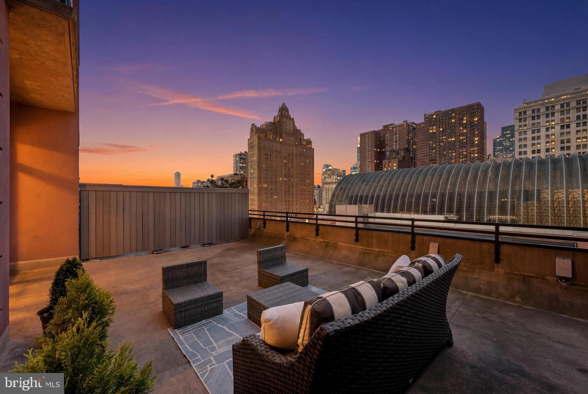 AVENUE OF THE ARTS - Residential