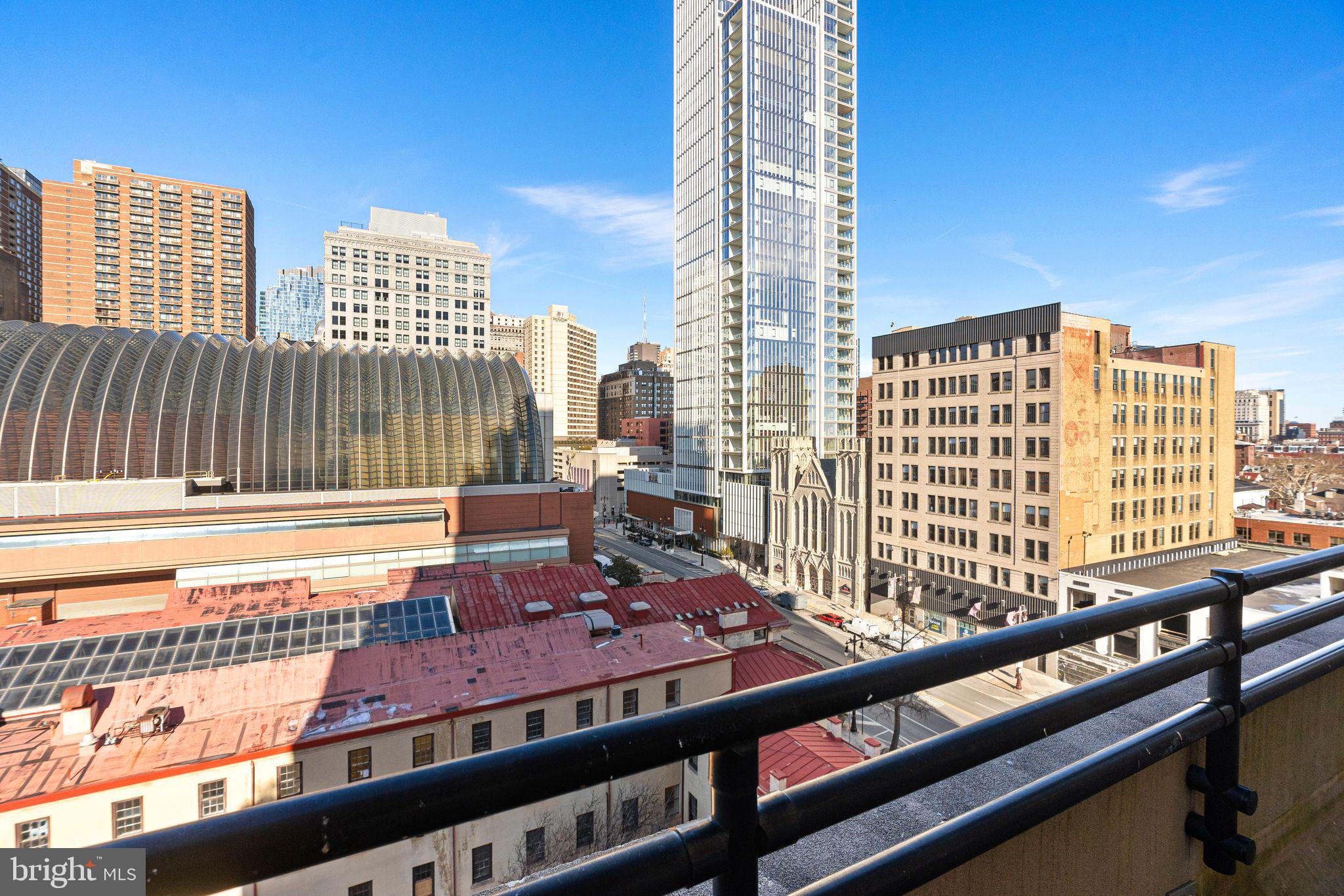 AVENUE OF THE ARTS - Residential