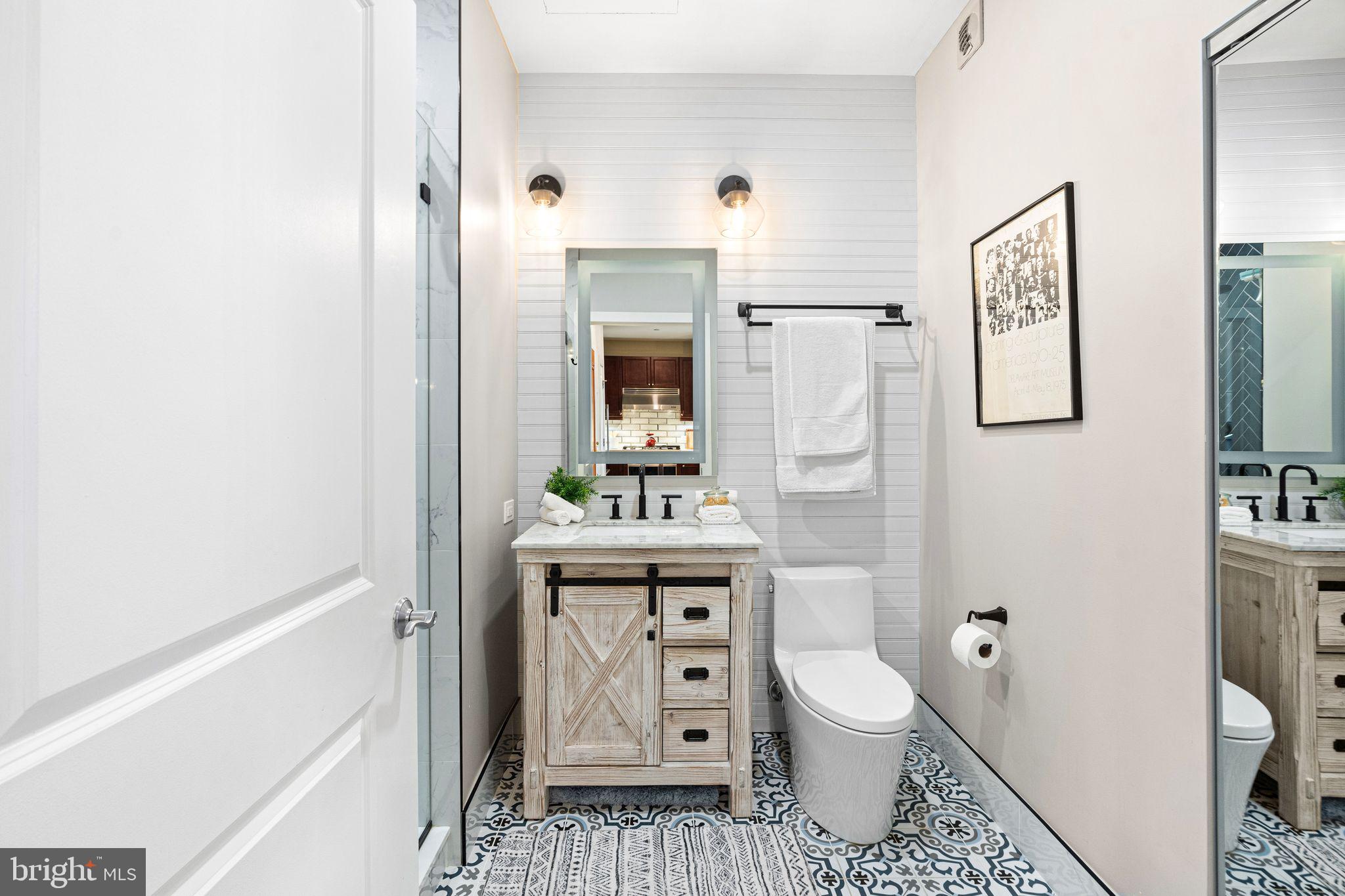 AVENUE OF THE ARTS - Residential