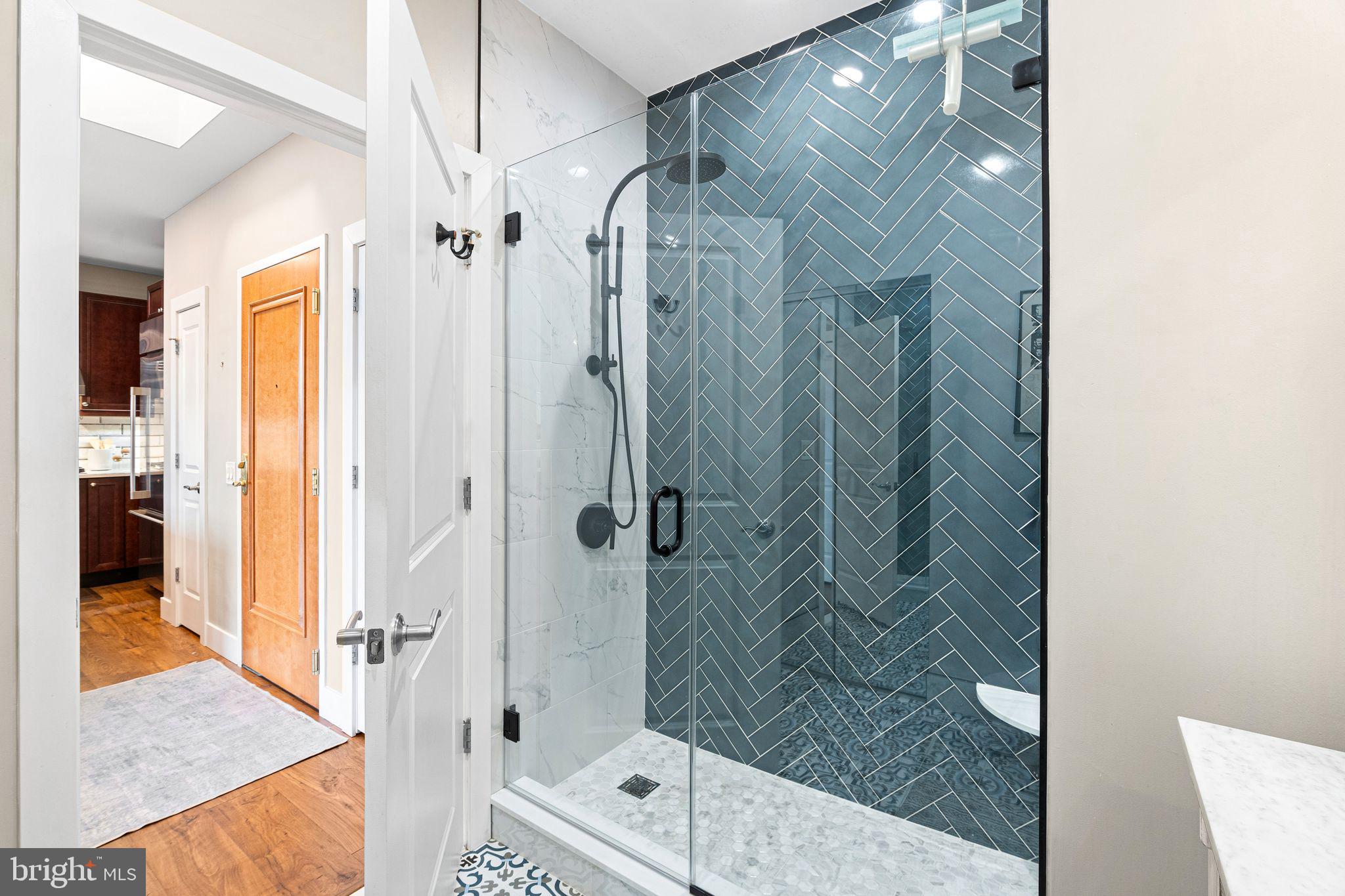 AVENUE OF THE ARTS - Residential