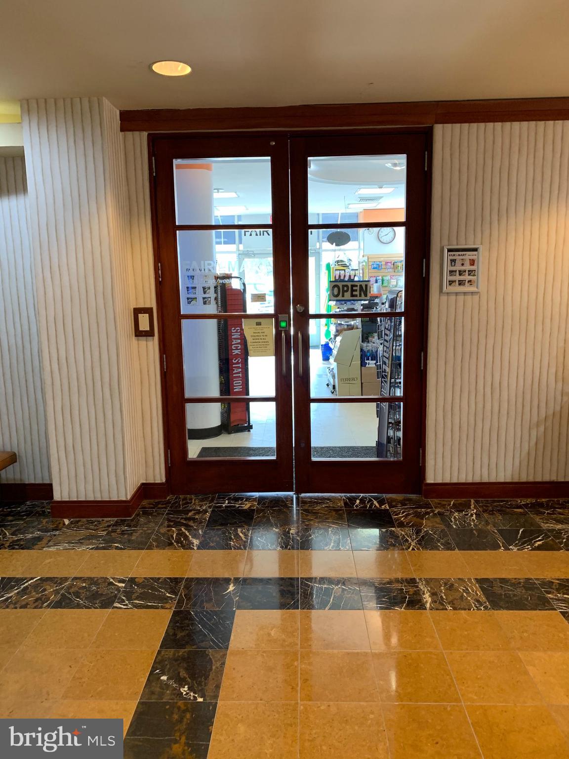 FAIRMOUNT - Residential Lease