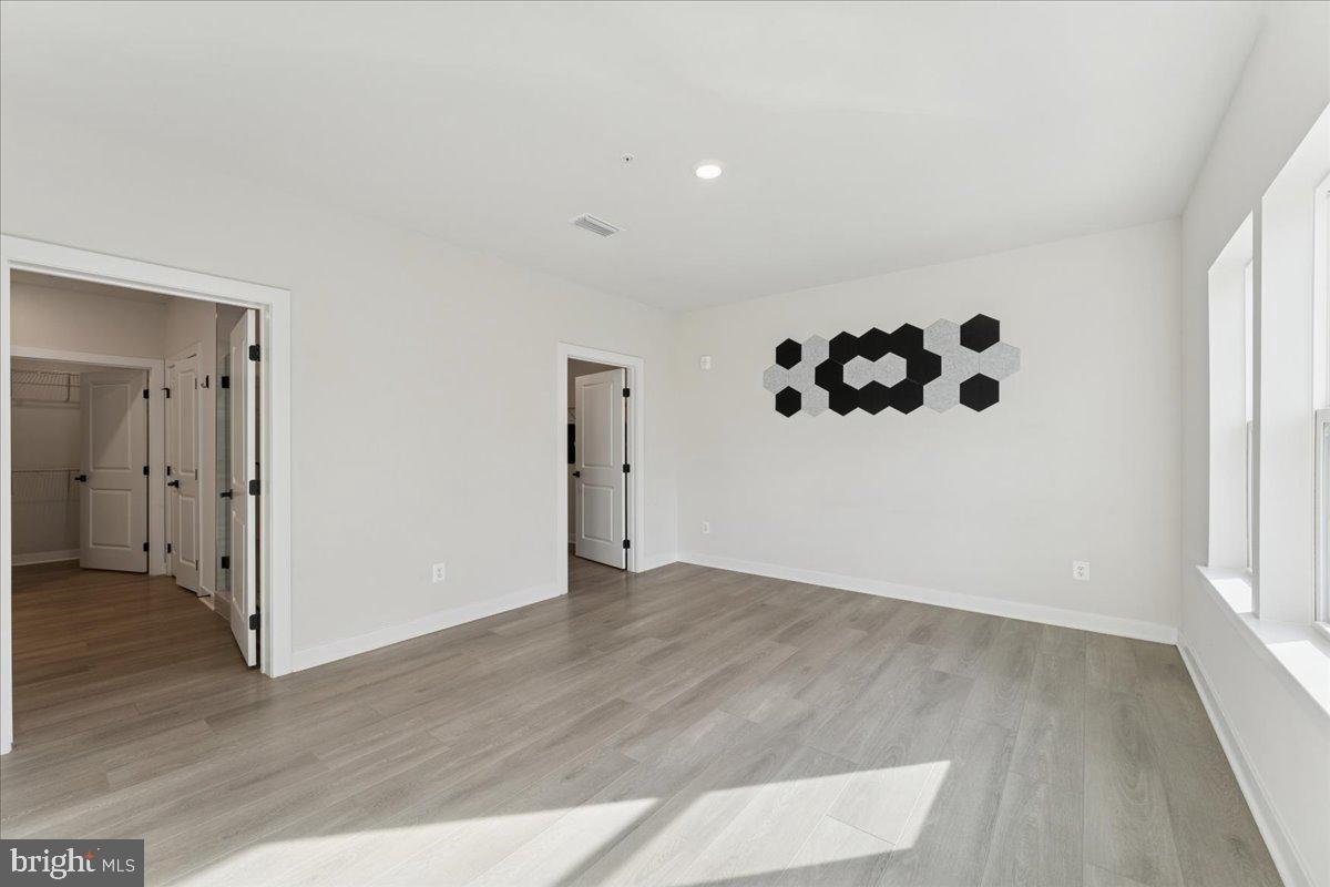 WOODLAND PARK STATION - Residential