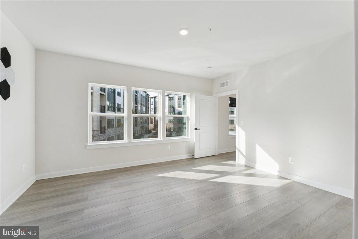 WOODLAND PARK STATION - Residential