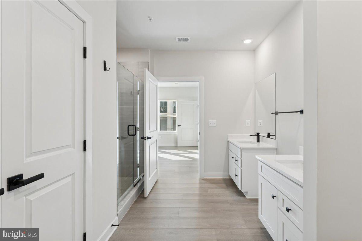 WOODLAND PARK STATION - Residential