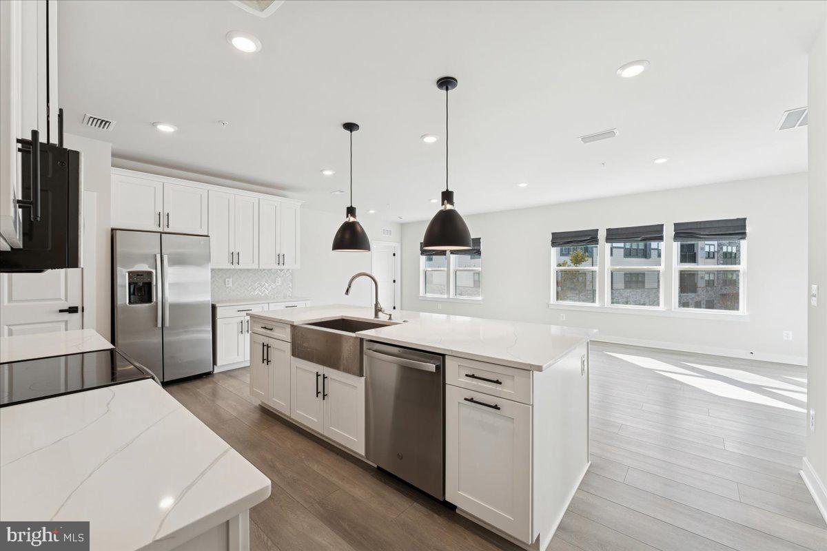 WOODLAND PARK STATION - Residential