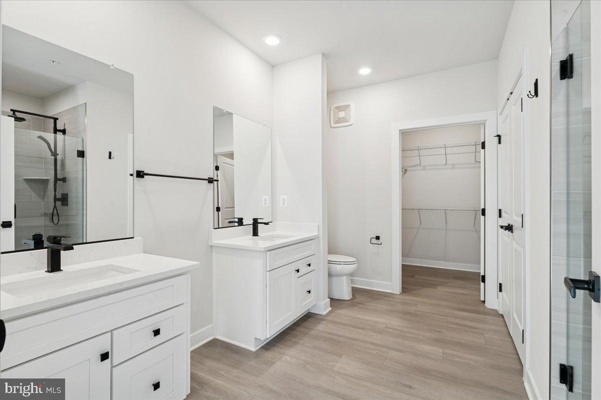 WOODLAND PARK STATION - Residential