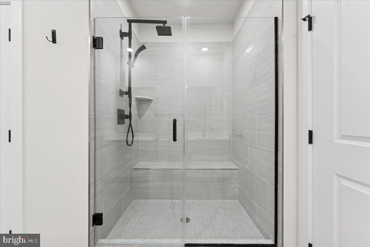 WOODLAND PARK STATION - Residential