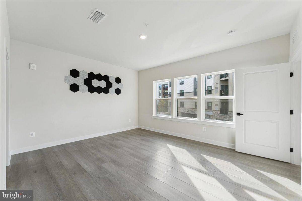 WOODLAND PARK STATION - Residential