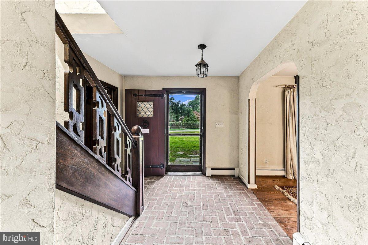 1422 BOBOLINK LANE