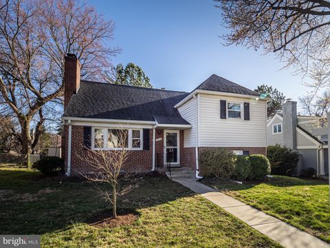 Photo of 5016 EUCLID DR, KENSINGTON, MD 20895 (MLS # MDMC2084586)