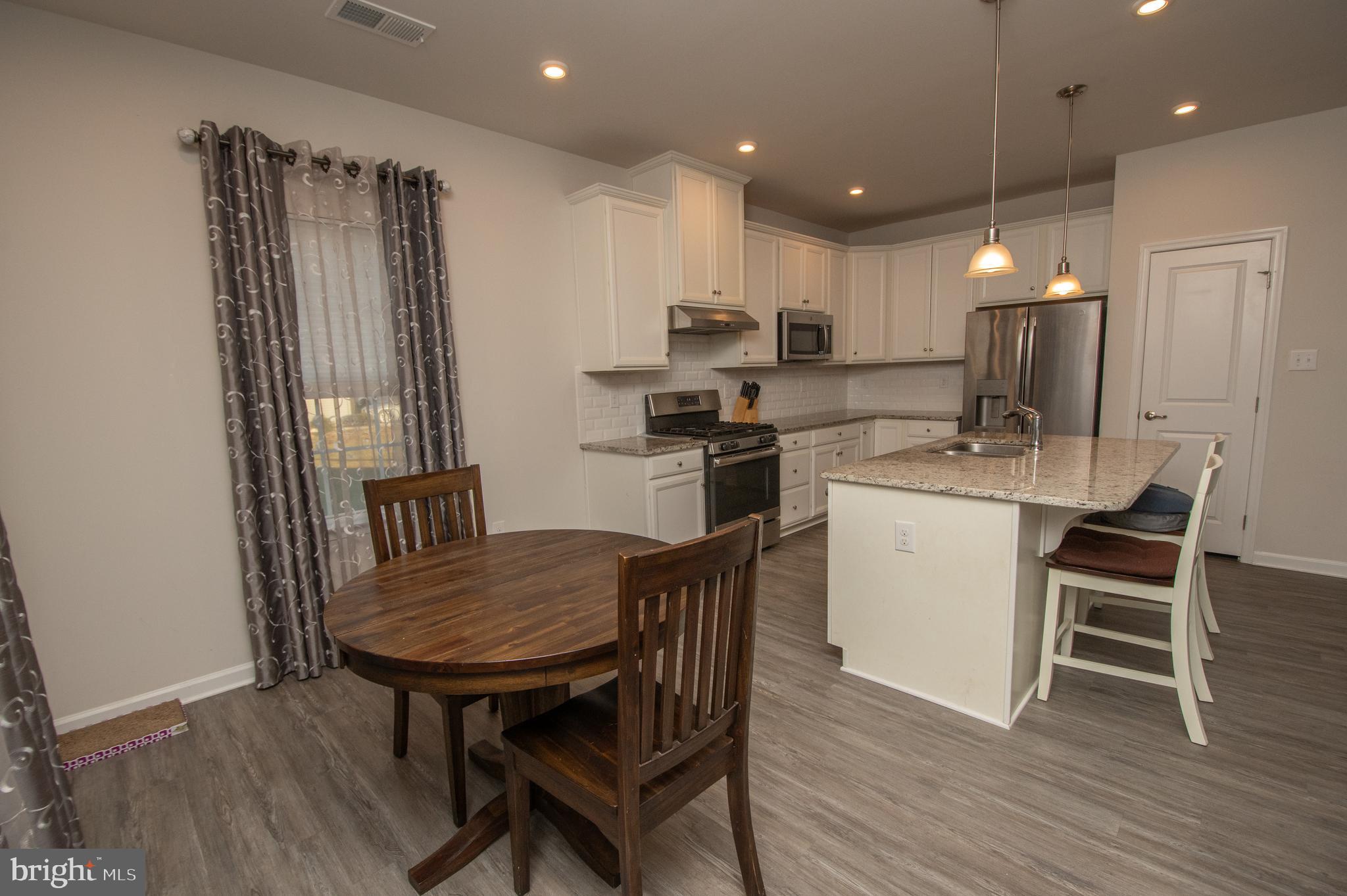 HERON PONDS - Residential