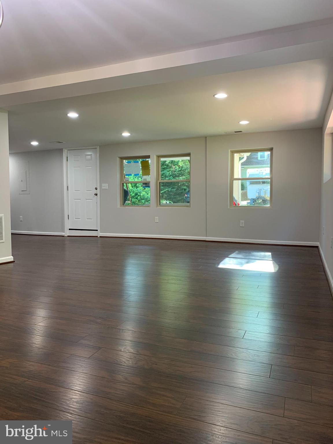 LAYTONSVILLE OUTSIDE - Residential