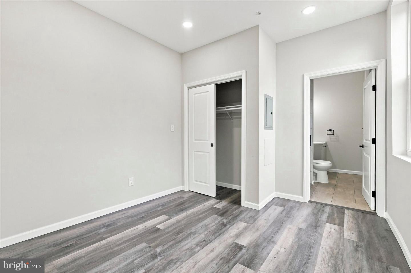 623 W OXFORD STREET 2F