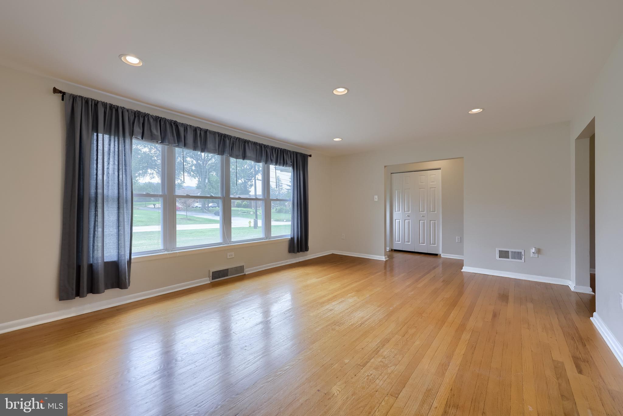 101 LYNBROOK DRIVE N