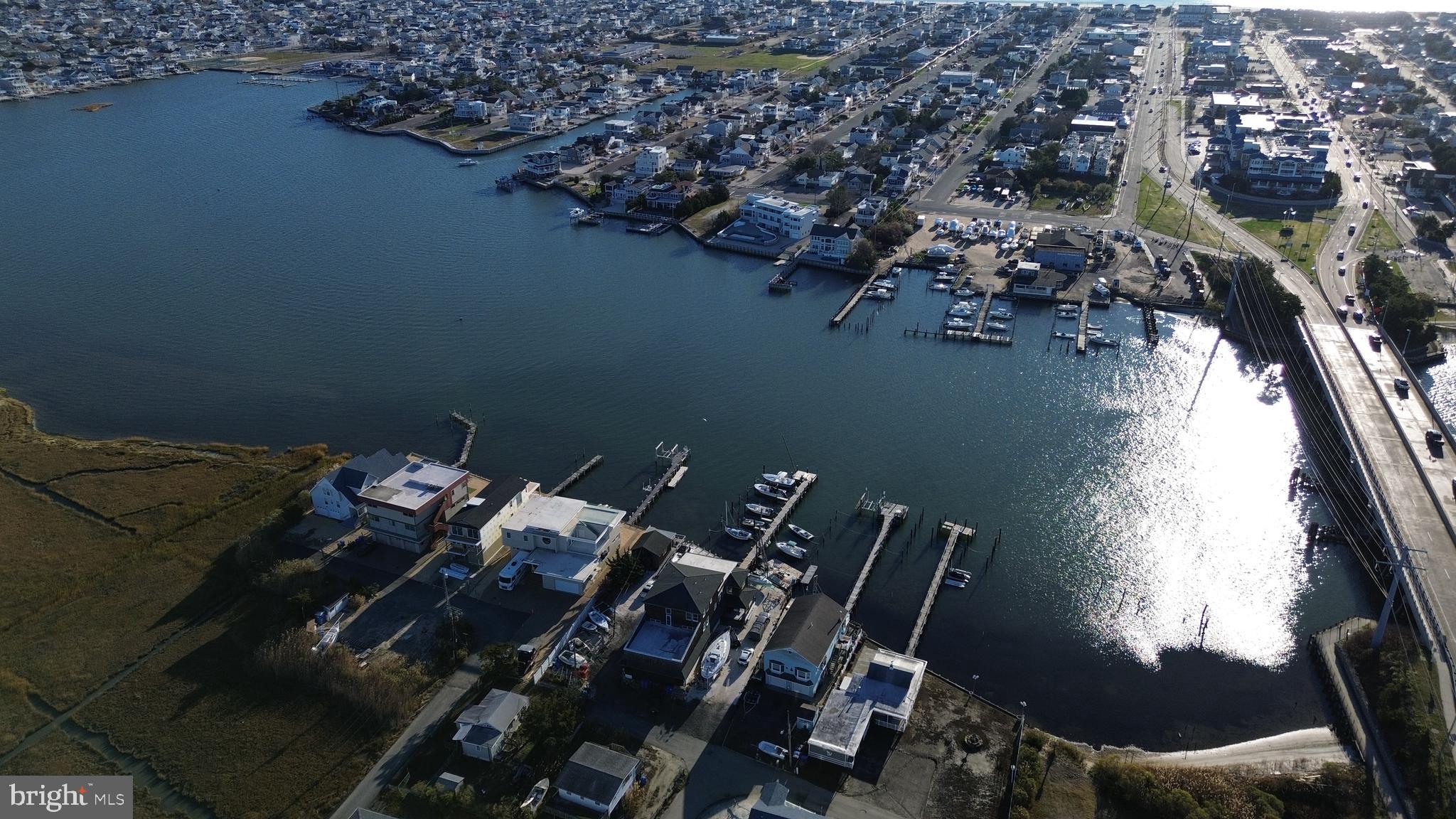 2572 E EAST BAY AVENUE