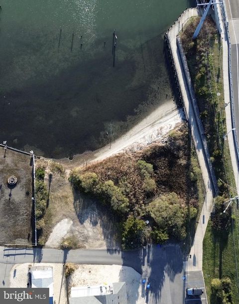 Homes For Sale - 2572 E East Bay Avenue Ave<br/> MANAHAWKIN, NJ 08050