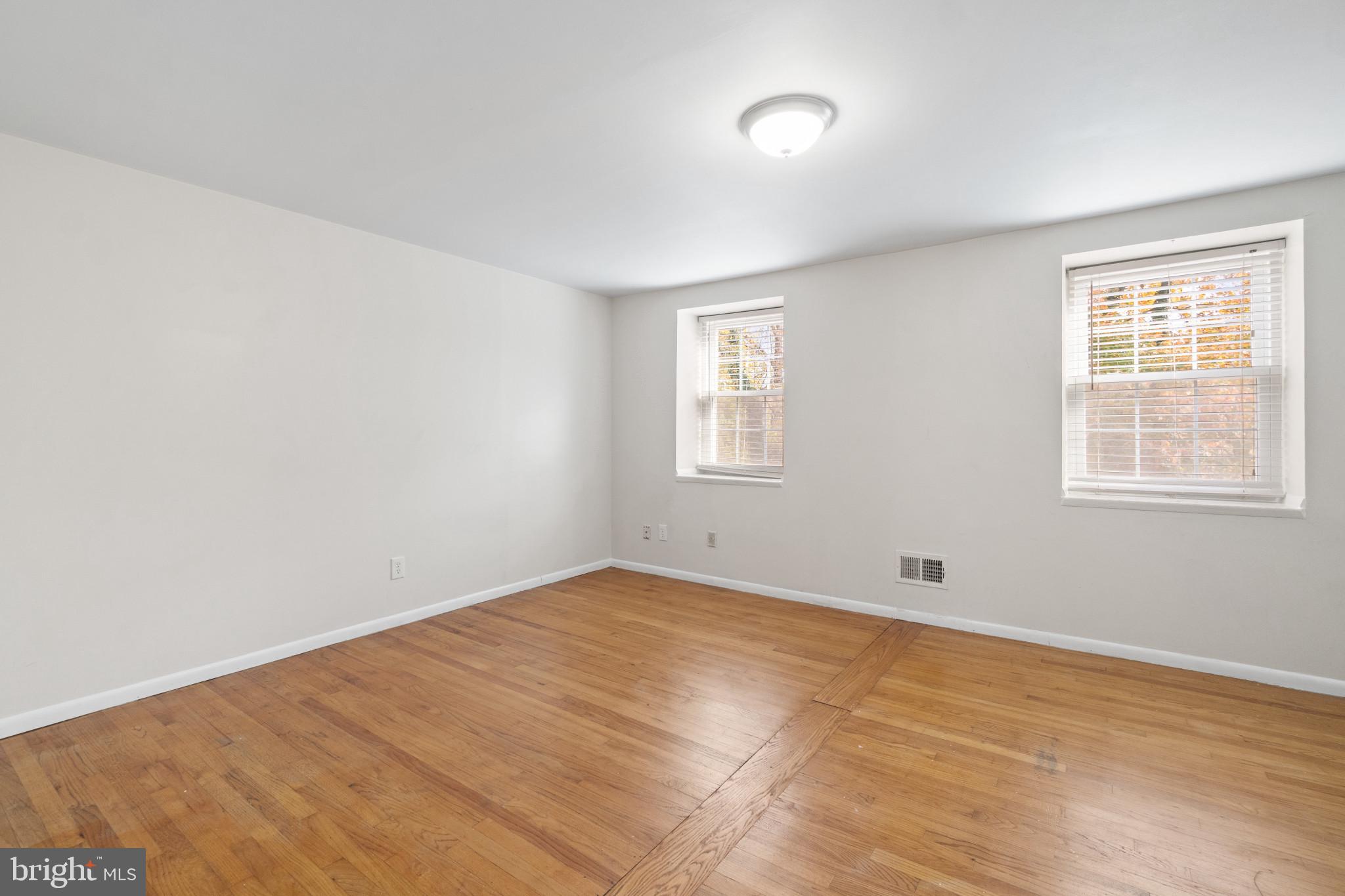 DUTCH GLEN - Residential Lease