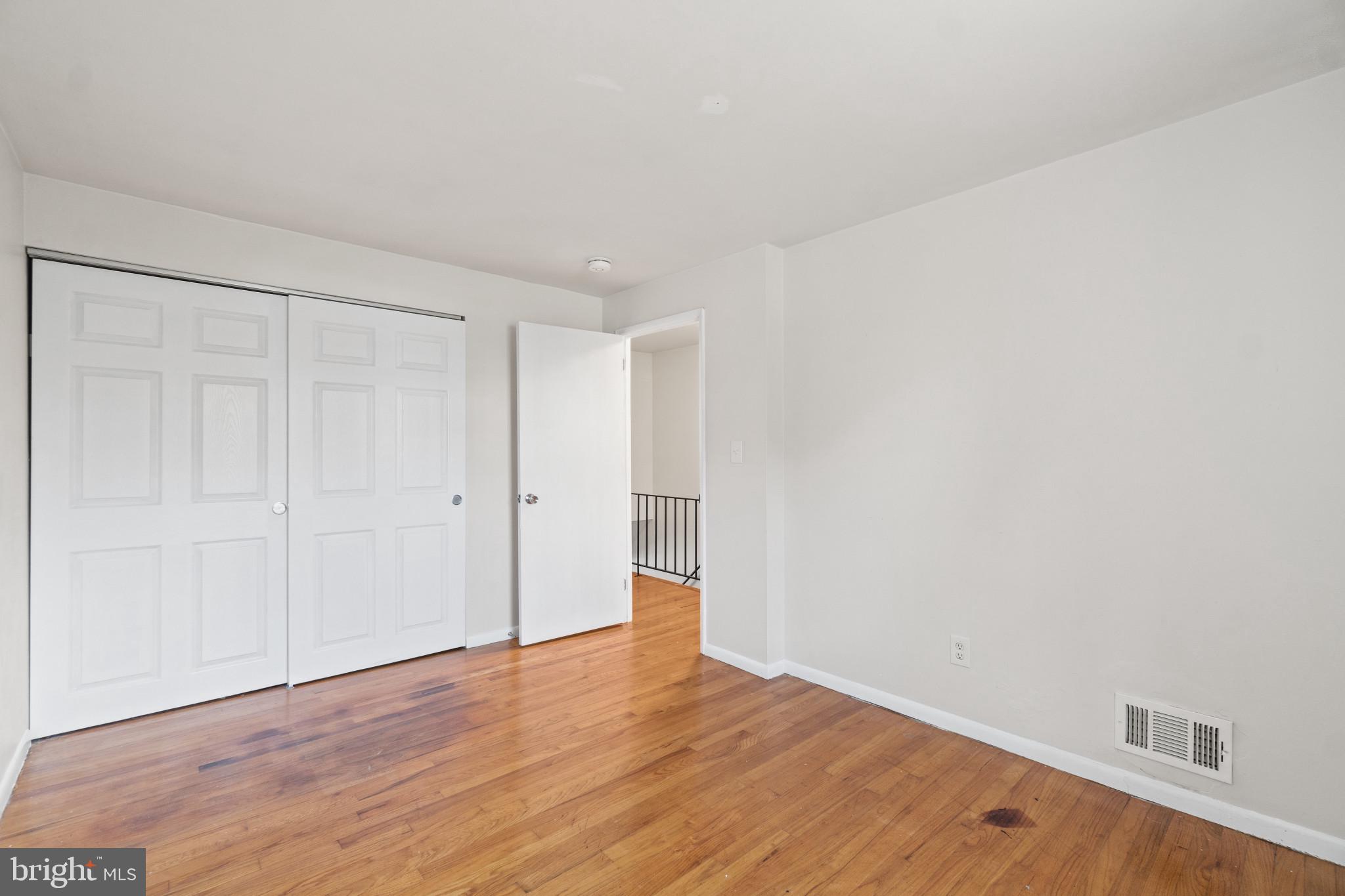 DUTCH GLEN - Residential Lease