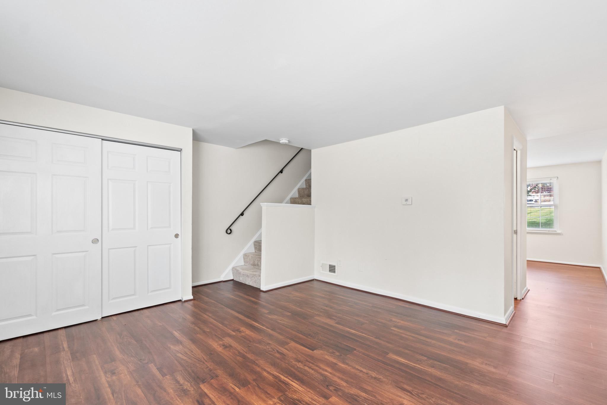 DUTCH GLEN - Residential Lease