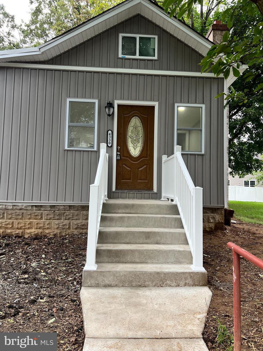 🏡 Stunningly Renovated Home on a Double Lot 🌳🌳

Welcome to your dream home! This exquisite property has been meticulously renovated, offering modern comfort while preserving its timeless charm. Situated on a spacious double lot, this home boasts a serene, park-like setting.

🛋️ Interior Highlights:
✨ Newly Updated Kitchen: elegant kitchen with stainless steel appliances, granite countertops, and ample storage.
 fully updated bathrooms featuring new fixtures and stylish tile work.
💡 200 Amp Service: Upgraded electrical system ensures safety and convenience.
🏢 Partially Finished Basement: Versatile space perfect for a home gym, office, or entertainment area.

🌟 Property Features:
🌻 Double Lot: Expansive outdoor space, perfect for gardening, recreation, or expansion possibilities.
🌞 Sun-Drenched Yard: Enjoy sunny days and tranquil evenings in your own private oasis.
🚗 Ample Parking: Driveway and garage provide plenty of parking options.
Located in a sought-after neighborhood, this home offers easy access to schools, parks, shopping, and dining. Commuting is a breeze with convenient access to major highways.

Don’t miss the chance to make this beautifully renovated home your own! Schedule a showing today and experience the perfect blend of modern living and classic elegance.
Seller is a licensed real estate agent