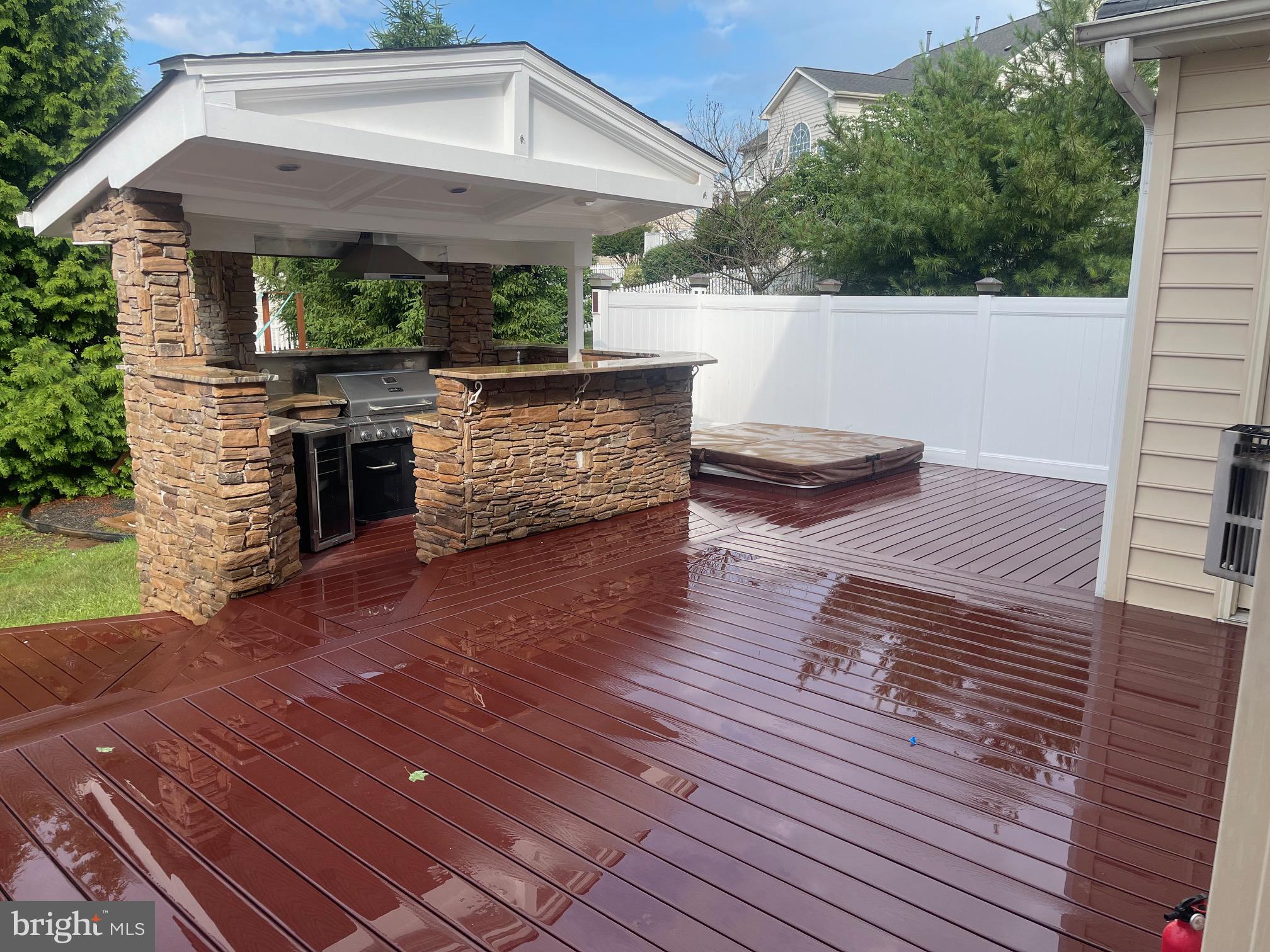 PERRY HALL - Residential