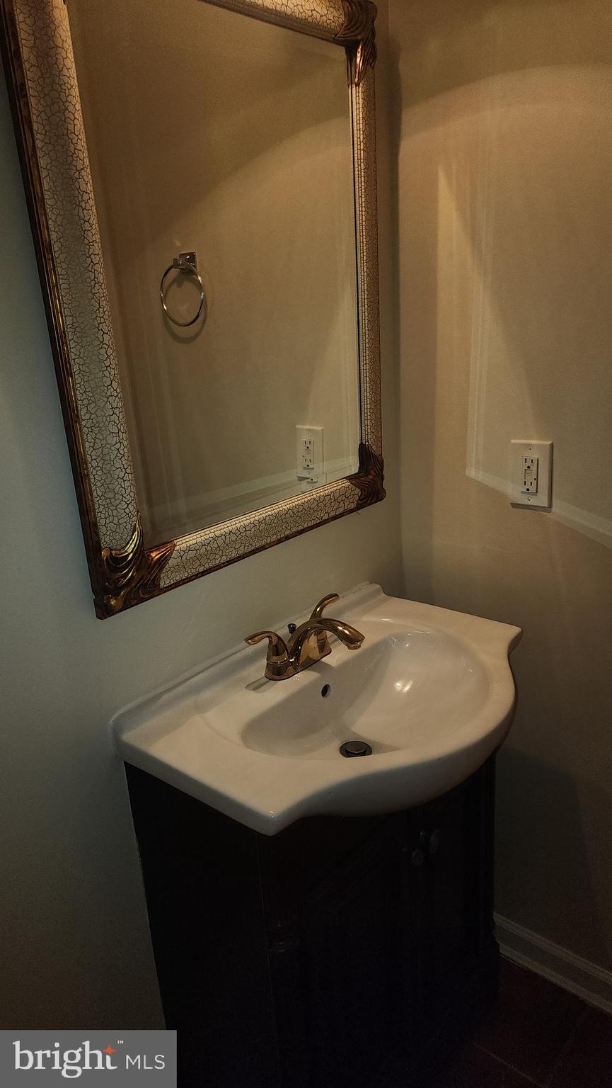 PERRY HALL - Residential