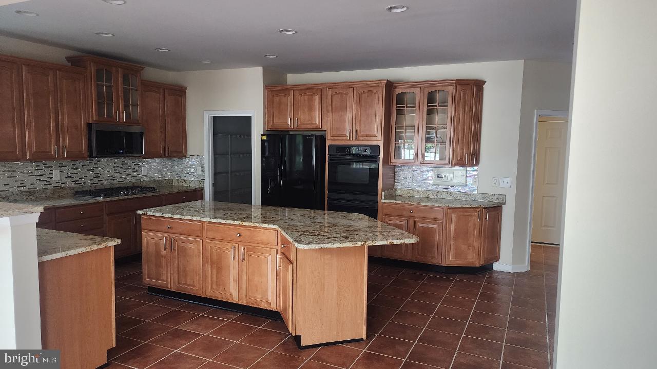 PERRY HALL - Residential