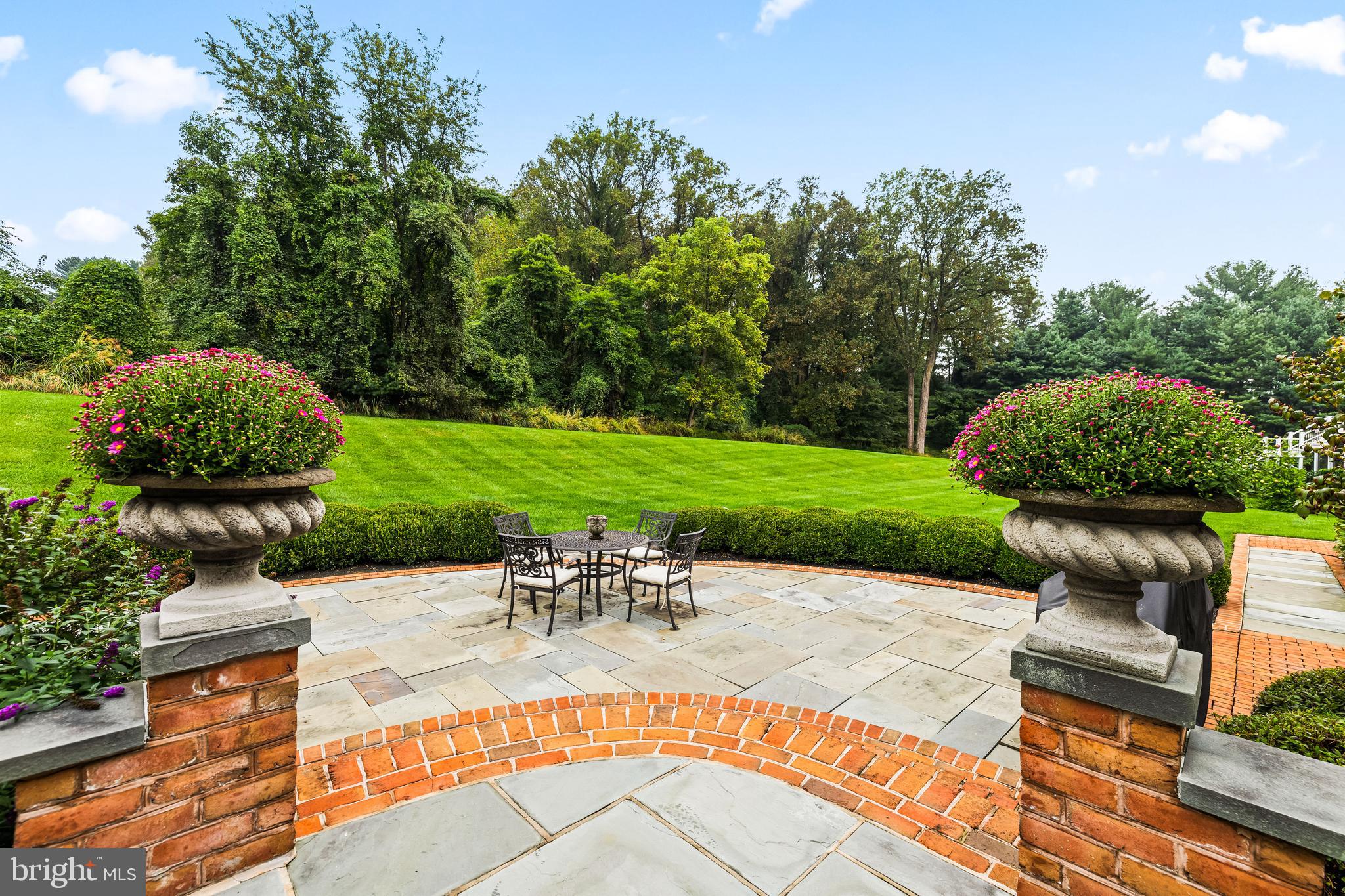 HUNTSPRING - Residential