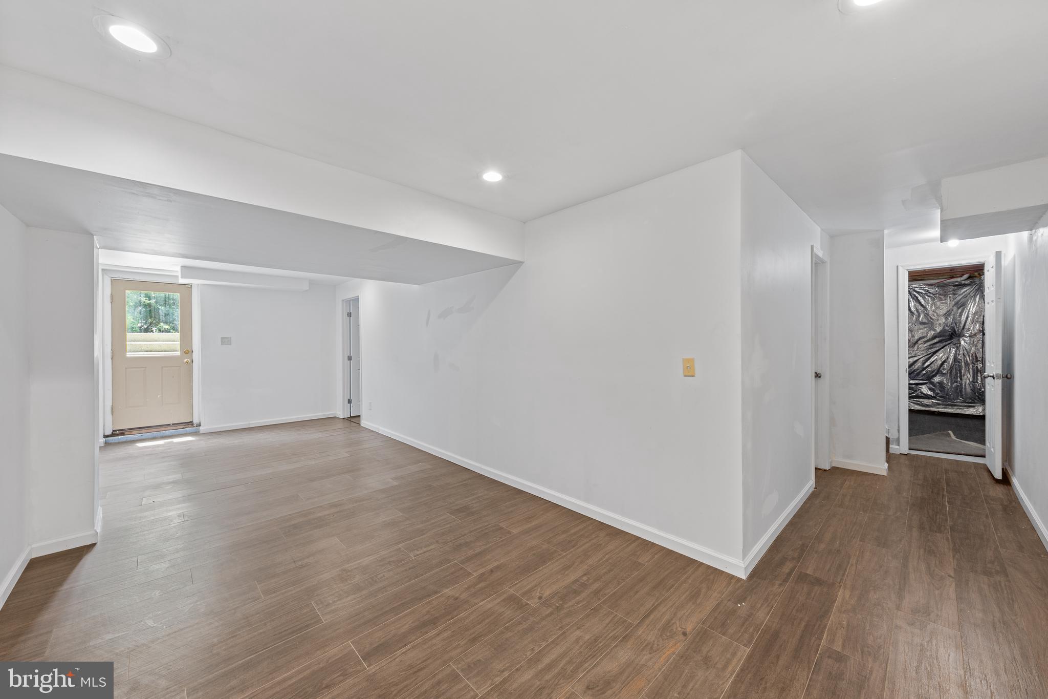 HARBOR POINTE - Residential