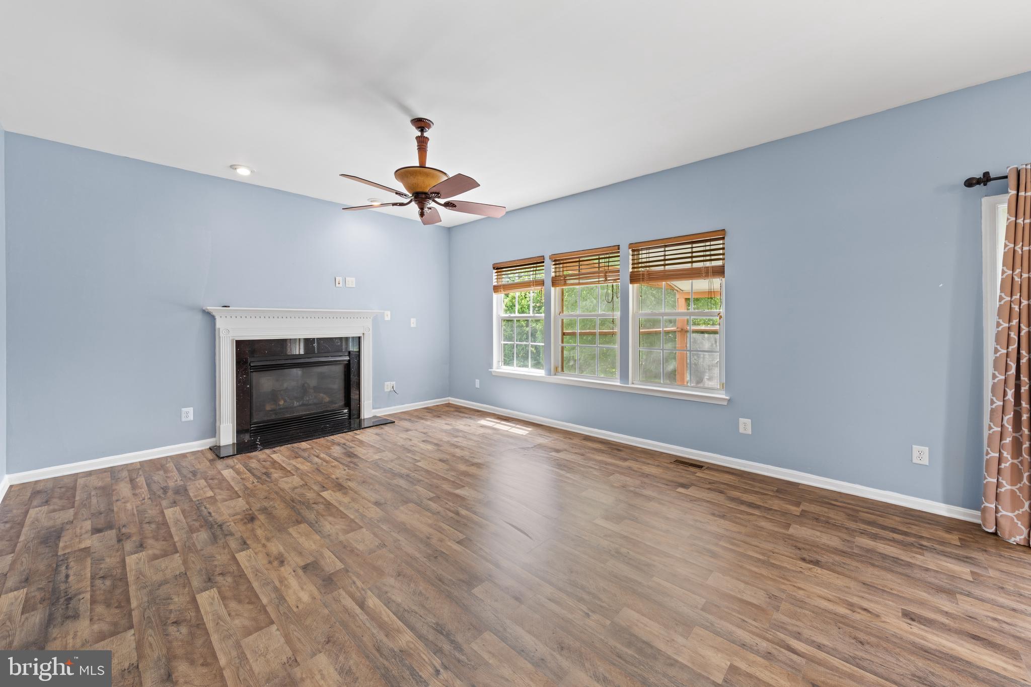 HARBOR POINTE - Residential