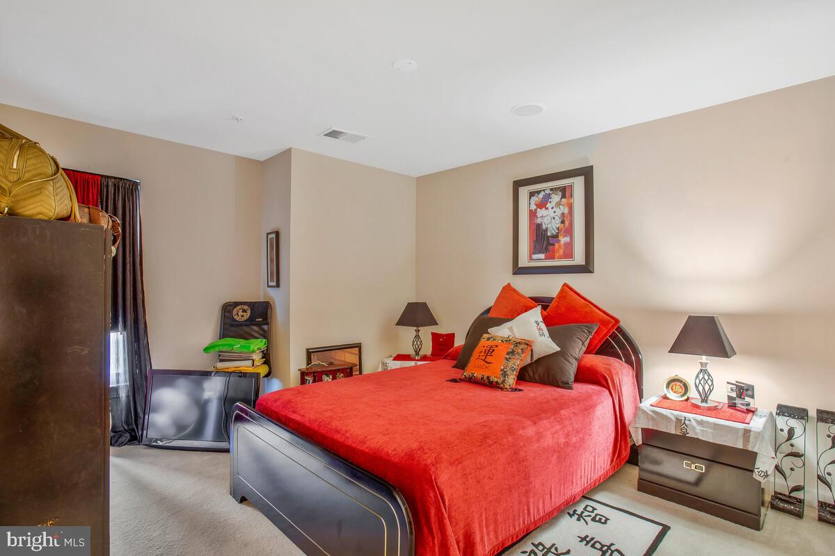 WOODMORE - Residential