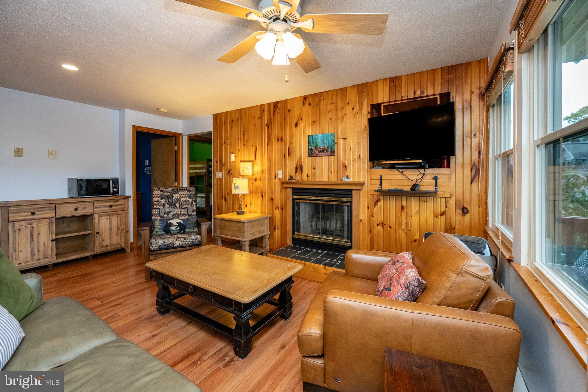 TRADERS LANDING - Residential