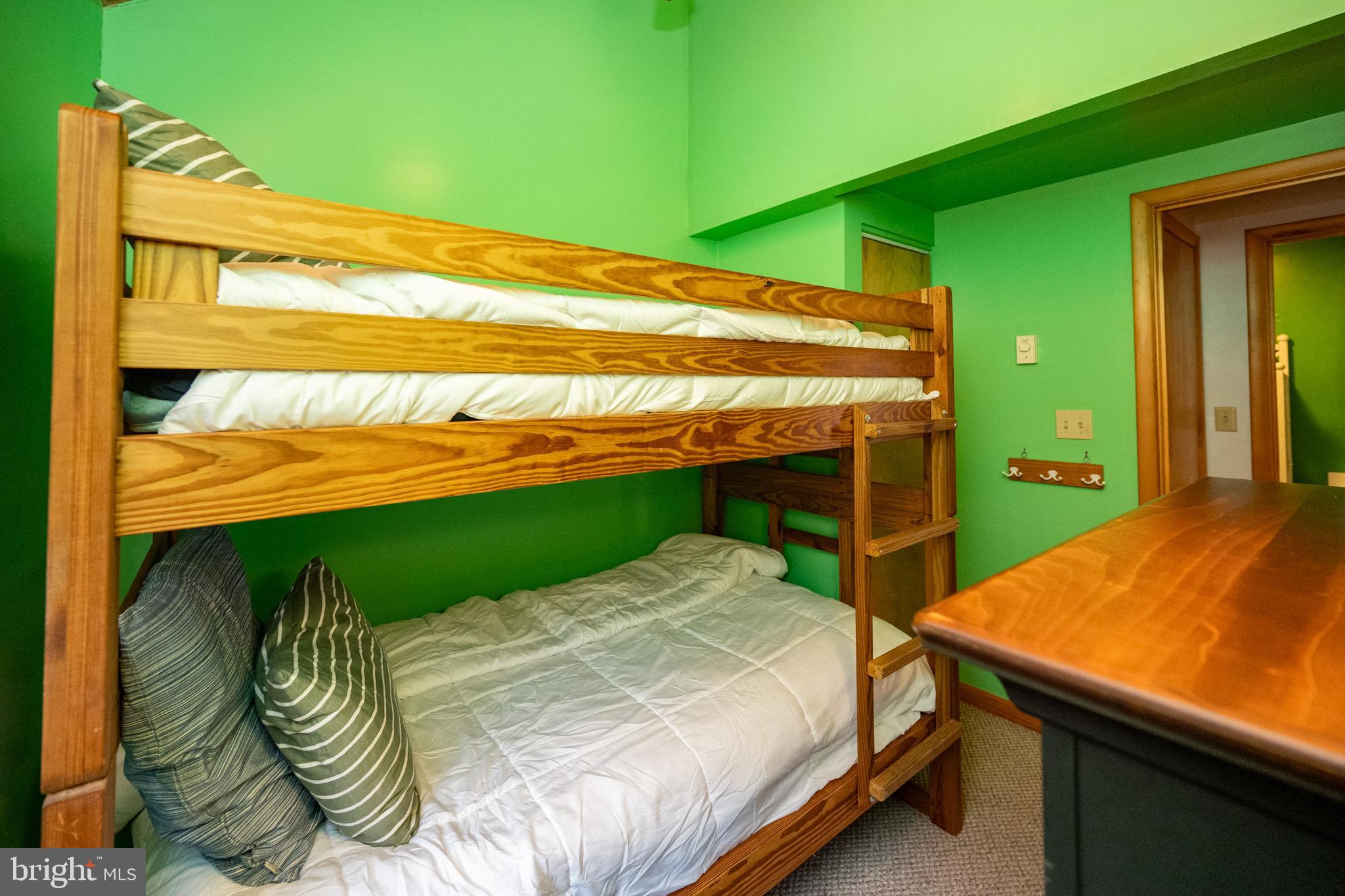 TRADERS LANDING - Residential