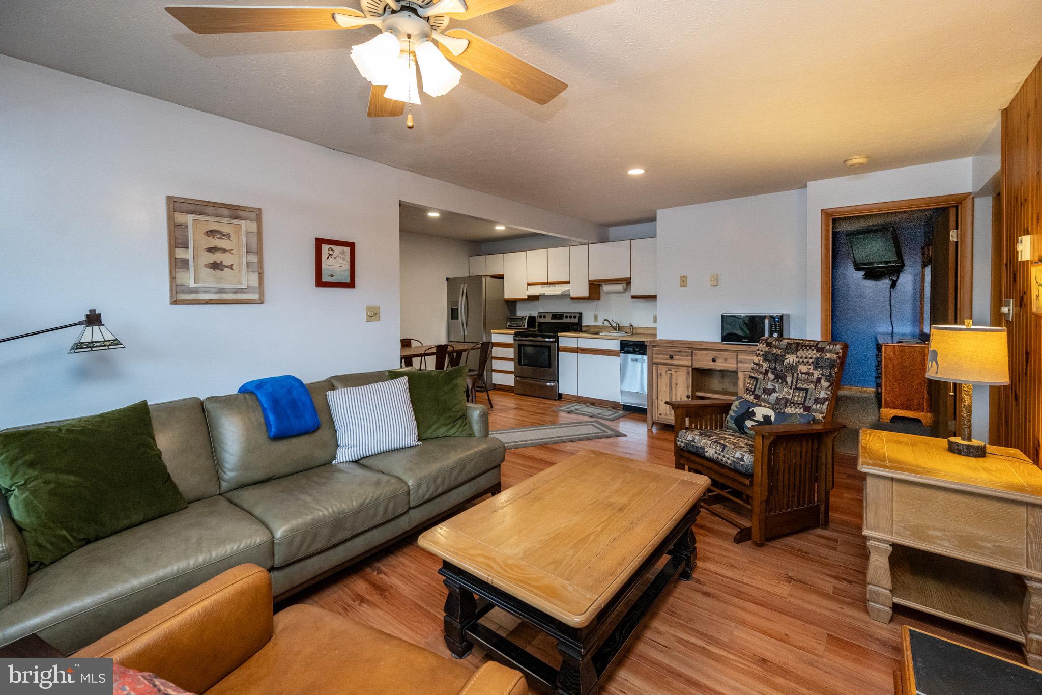 TRADERS LANDING - Residential