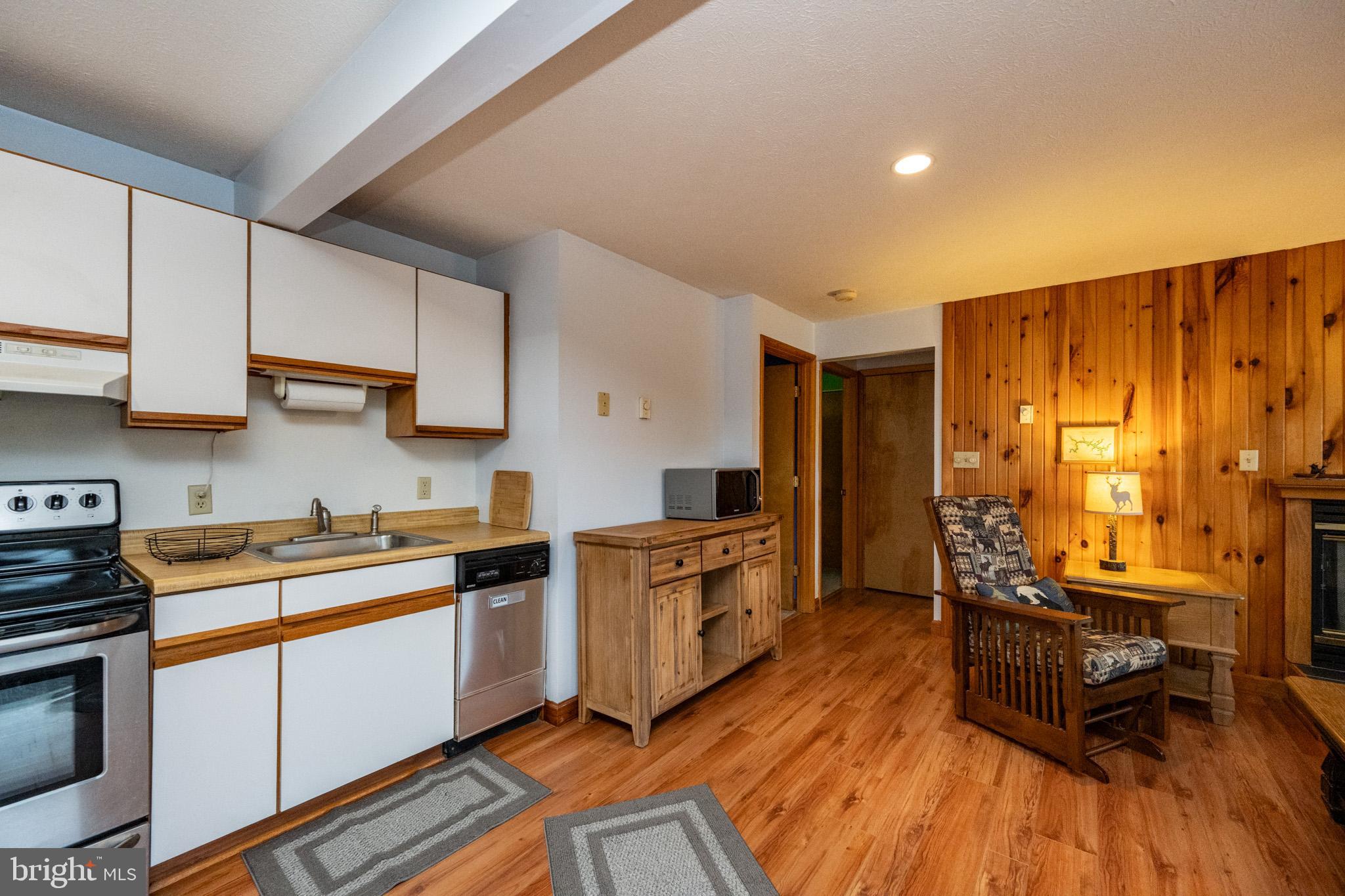 TRADERS LANDING - Residential