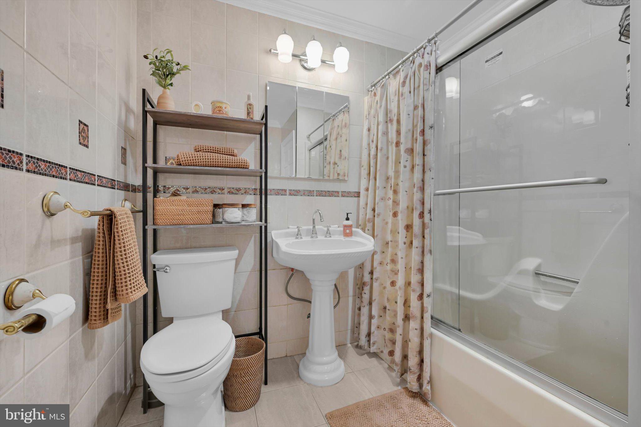 LAKE WYNONAH - Residential