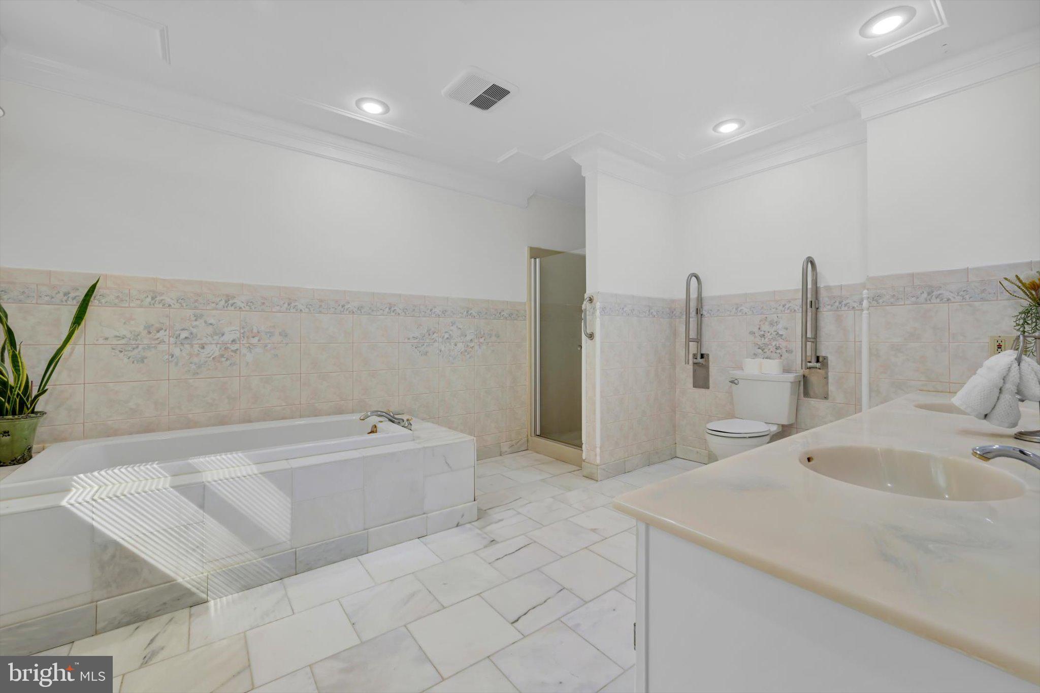 LAKE WYNONAH - Residential