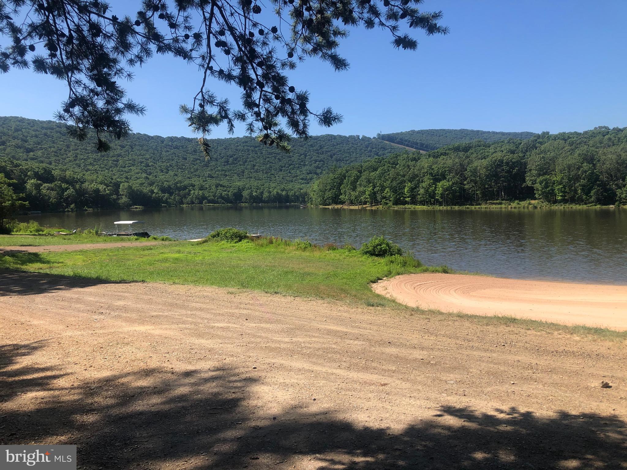 LAKE FERNDALE - Land