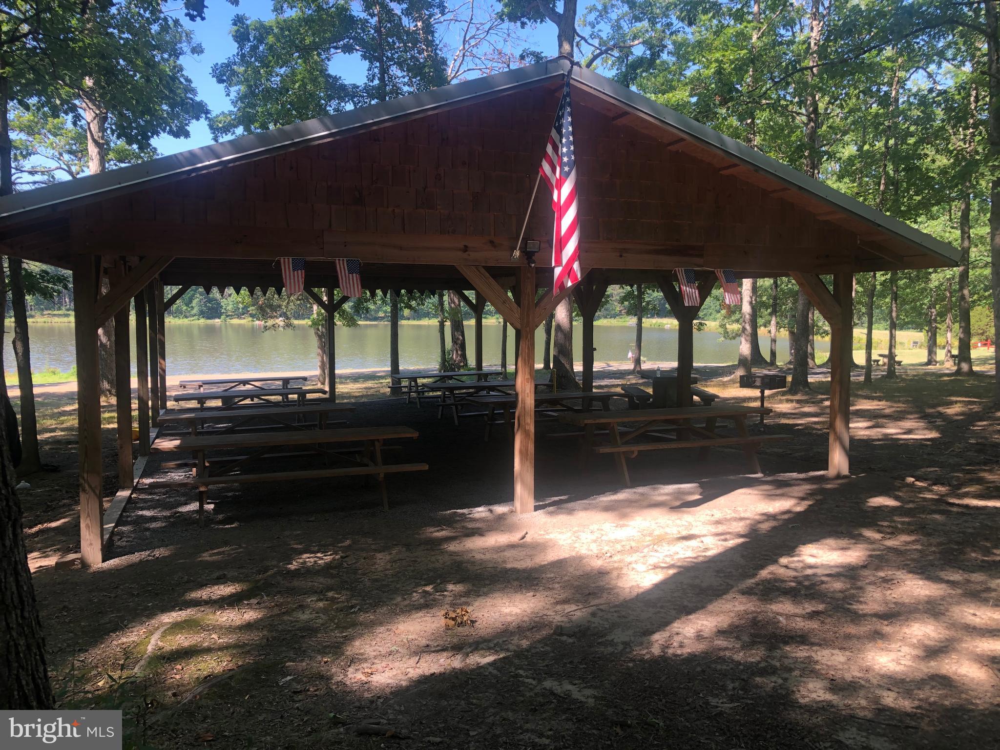 LAKE FERNDALE - Land