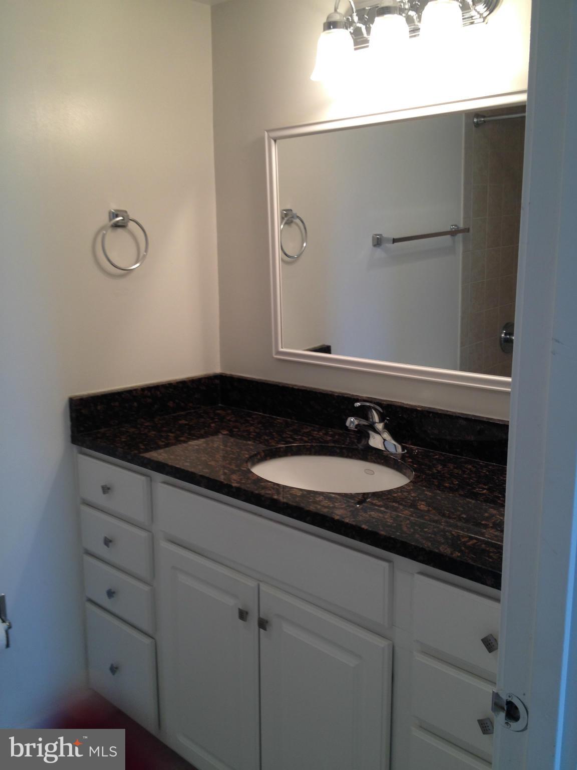 ROTONDA - Residential Lease