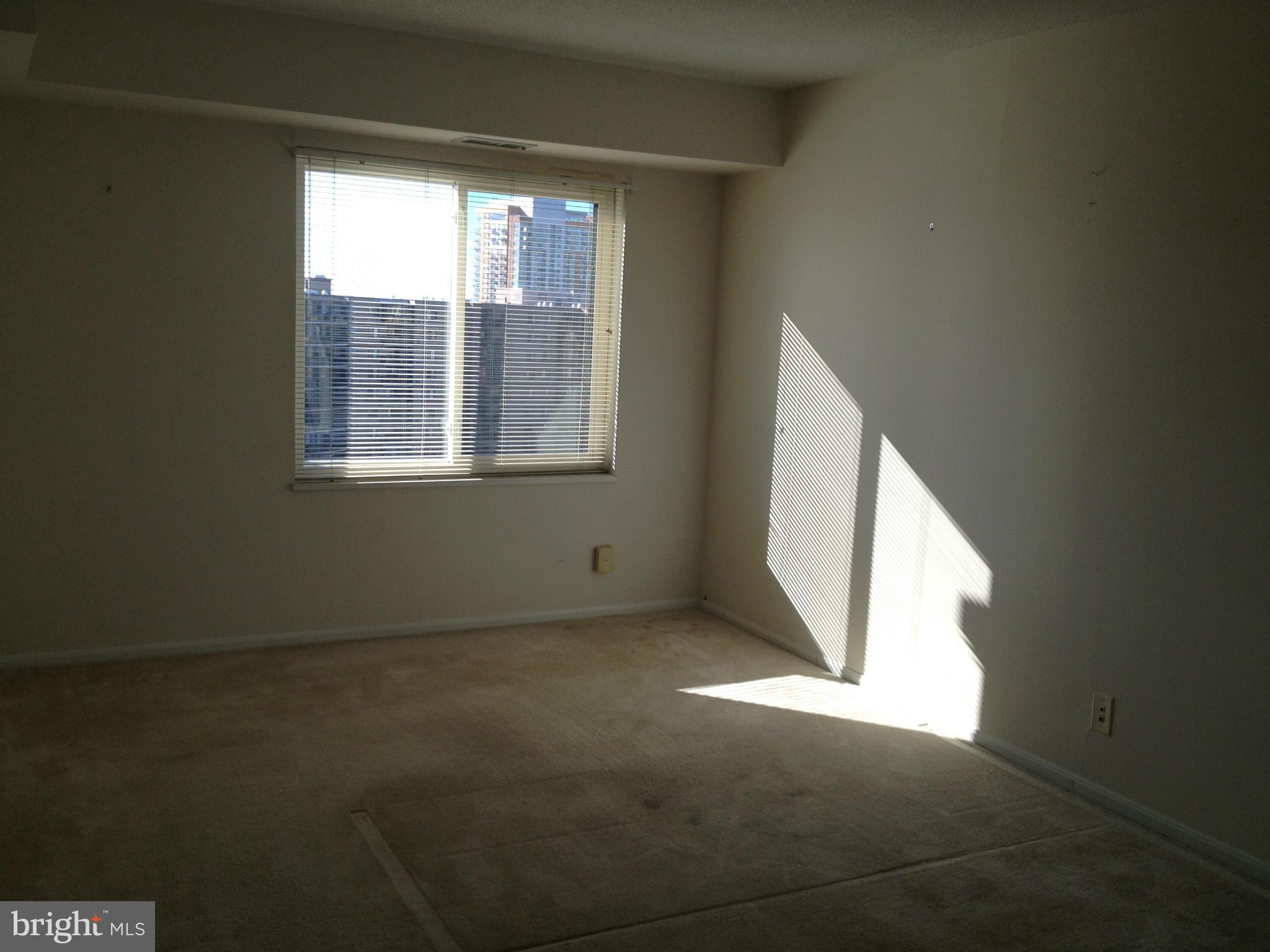 ROTONDA - Residential Lease