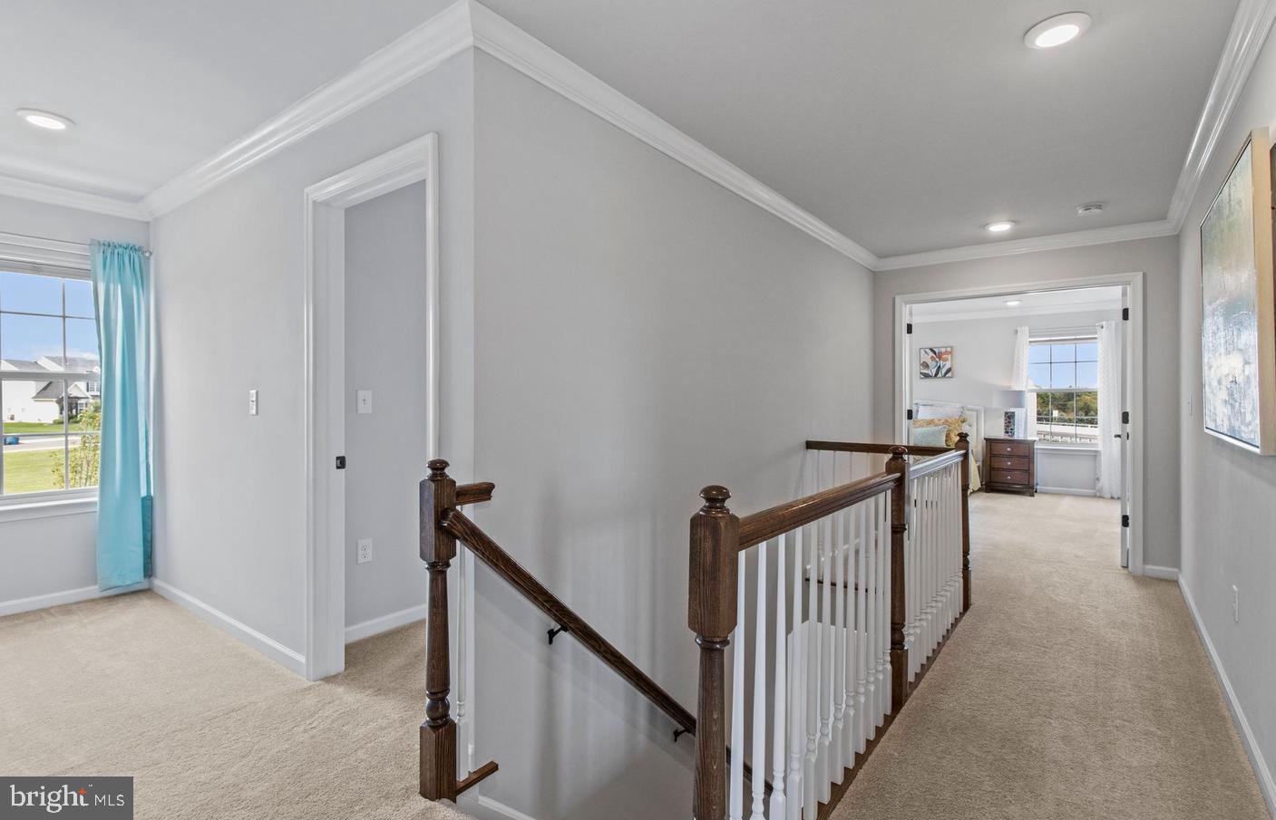 LINCOLN WOODS - Residential