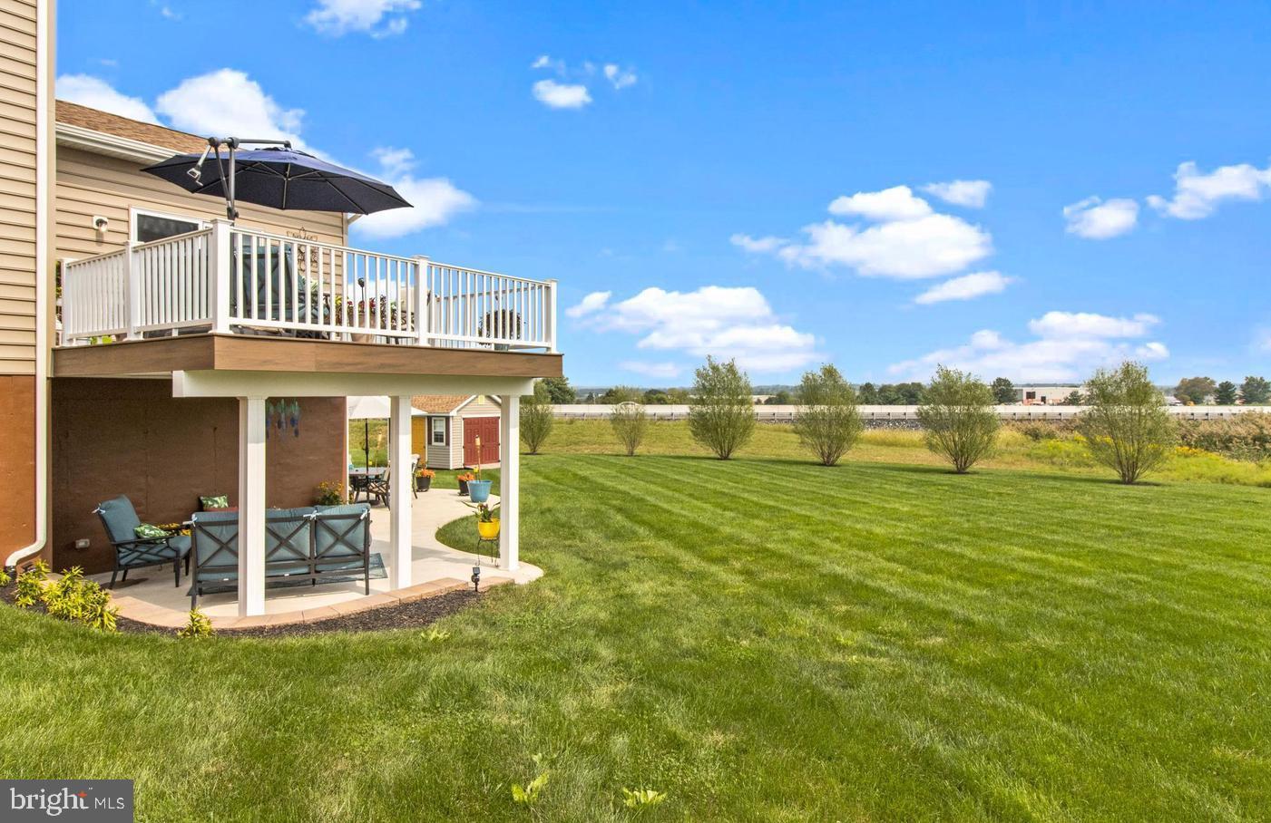 LINCOLN WOODS - Residential