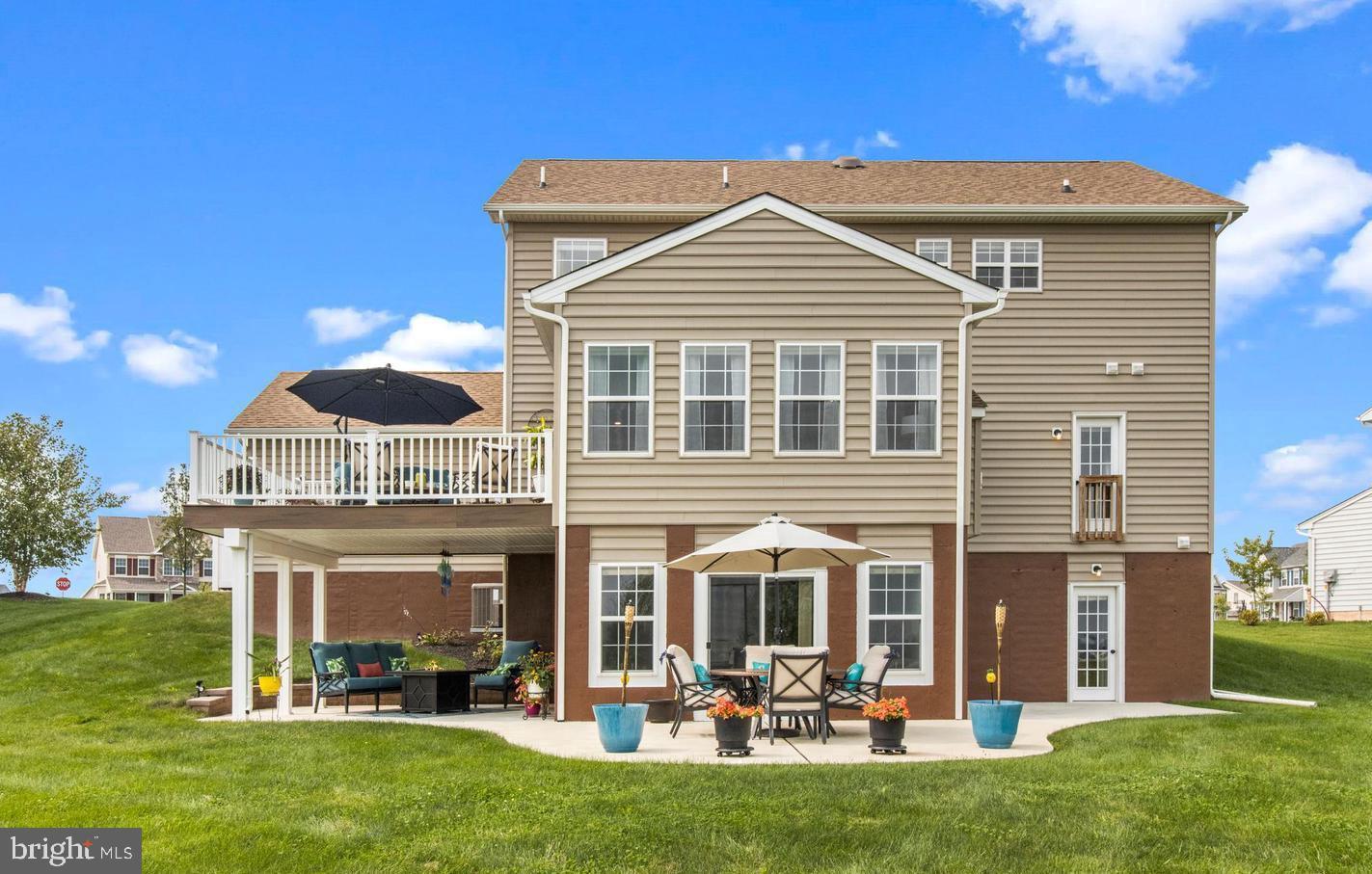 LINCOLN WOODS - Residential