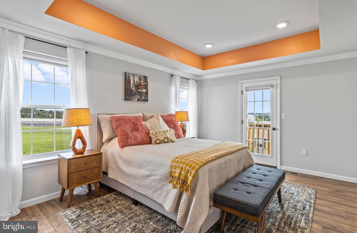 LINCOLN WOODS - Residential