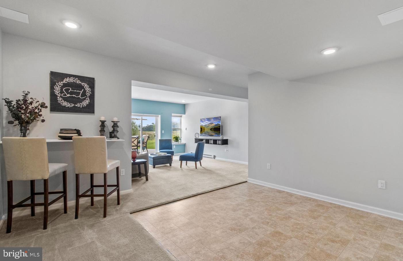 LINCOLN WOODS - Residential