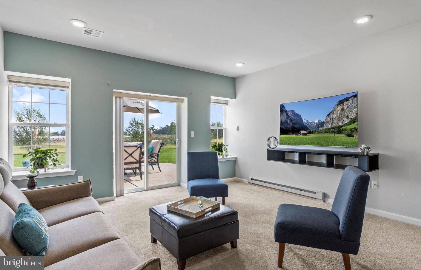 LINCOLN WOODS - Residential